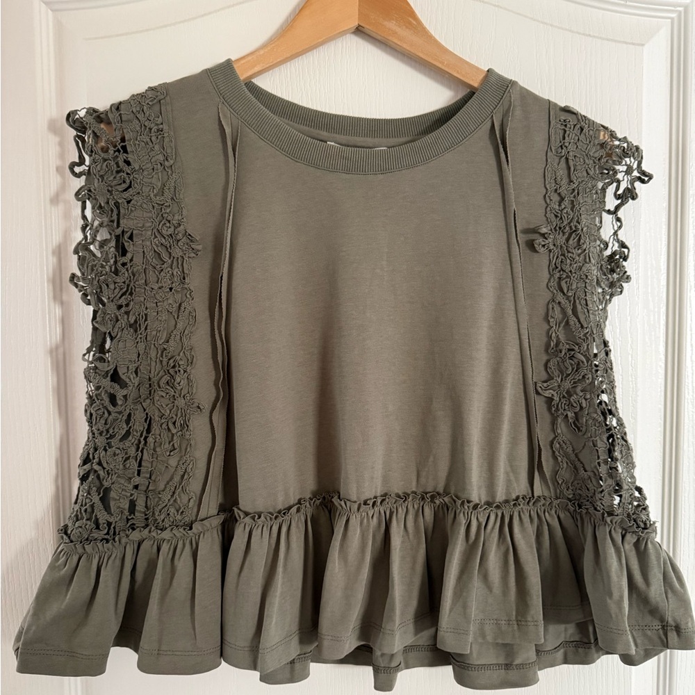 eesome side lace trim ruffle hem top in olive green in size medium